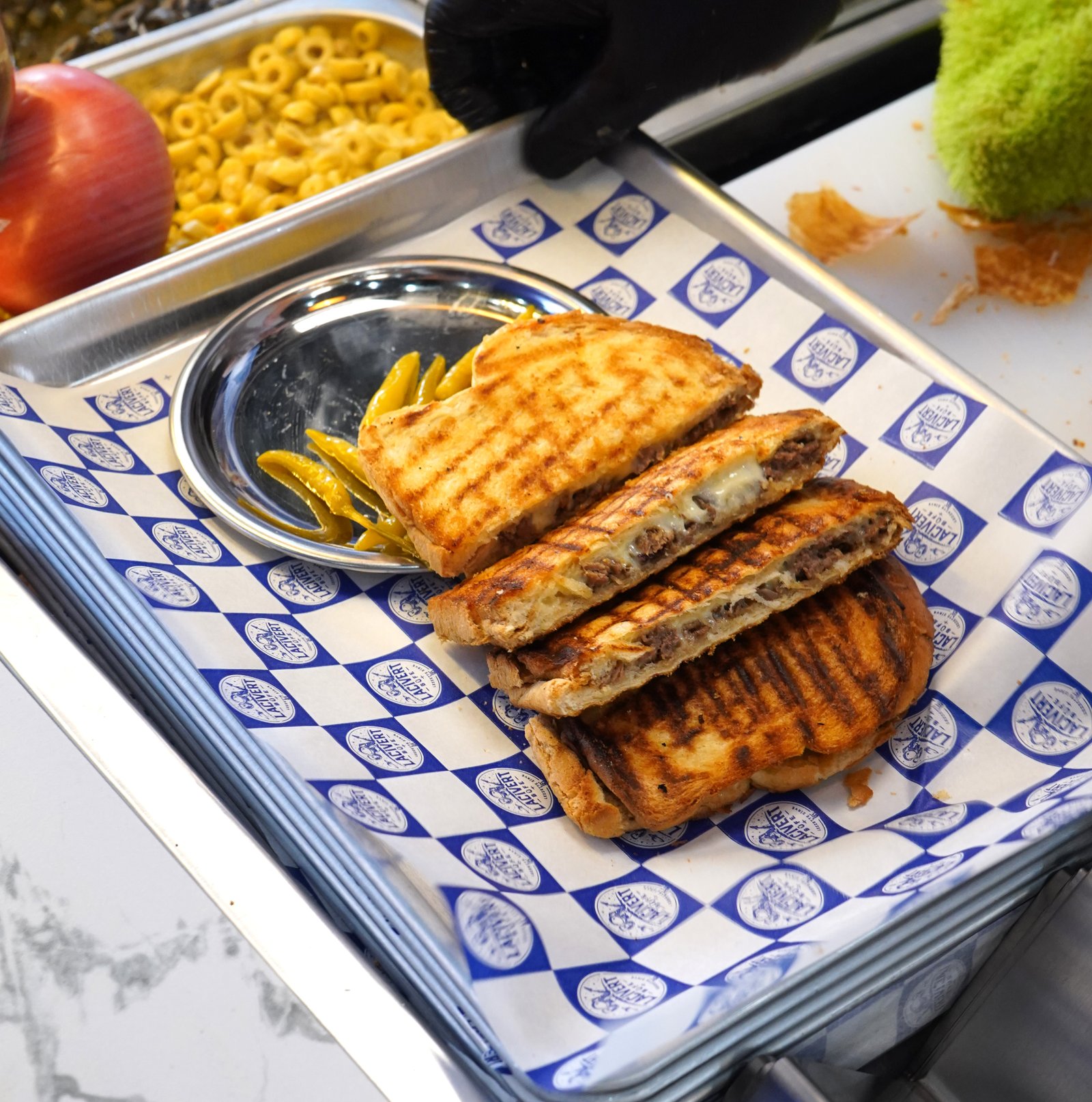 Kavurmalı Kaşarlı Tost